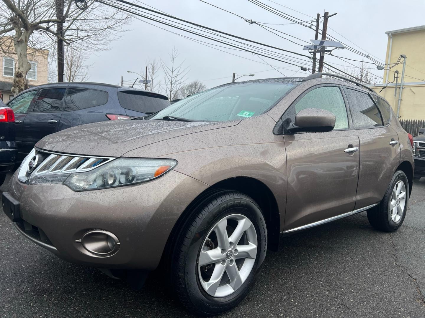 2010 Beige /Tan Leather Nissan Murano LE AWD (JN8AZ1MW1AW) with an 3.5L V6 DOHC 24V engine, CVT transmission, located at 1018 Brunswick Ave, Trenton, NJ, 08638, (609) 989-0900, 40.240086, -74.748085 - Photo#2